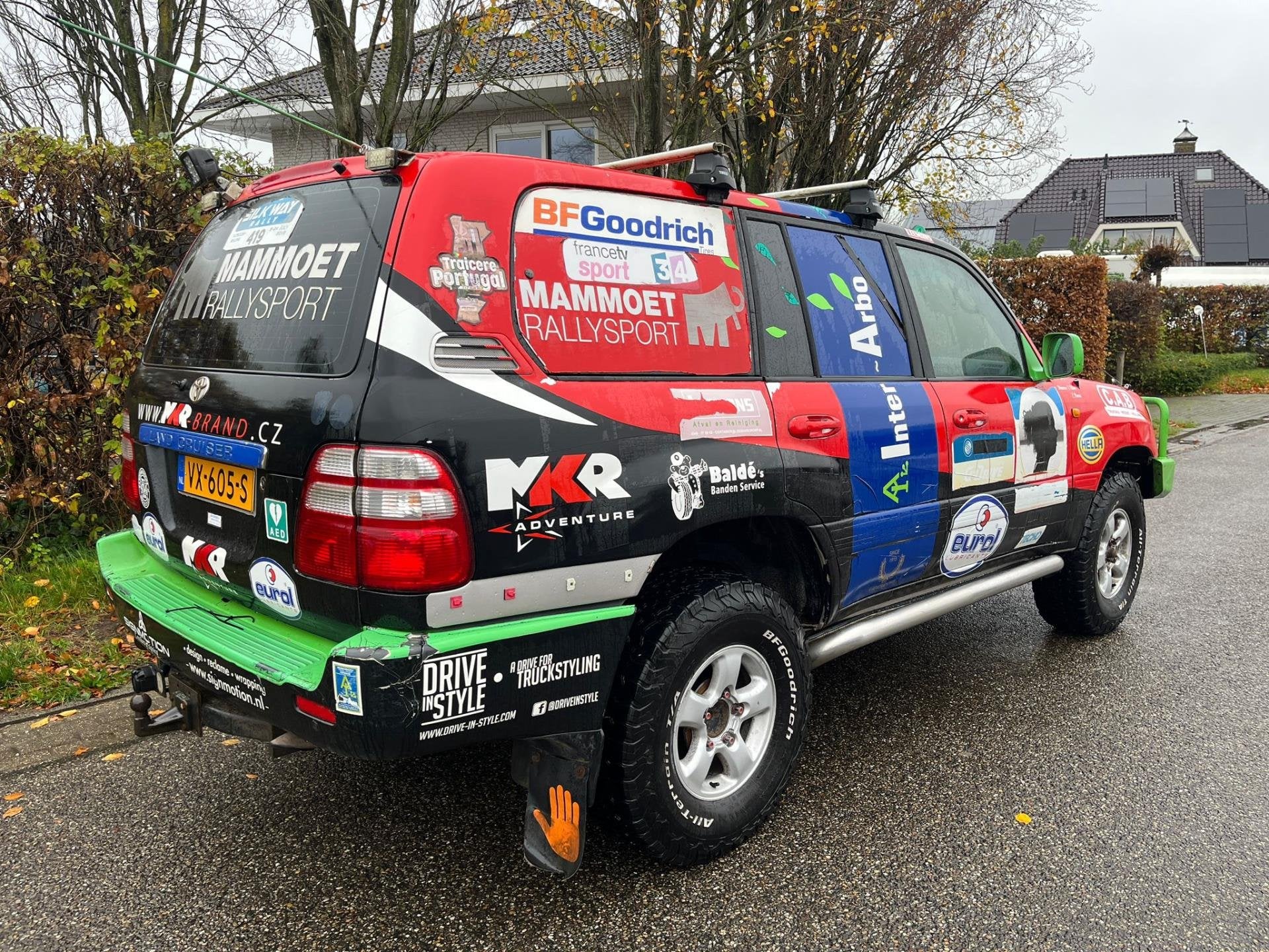 Toyota LandCruiser 100 4.2 TD, Auto's, Gebruikt, Automatische klimaatregeling, 4164 cc, Bedrijf