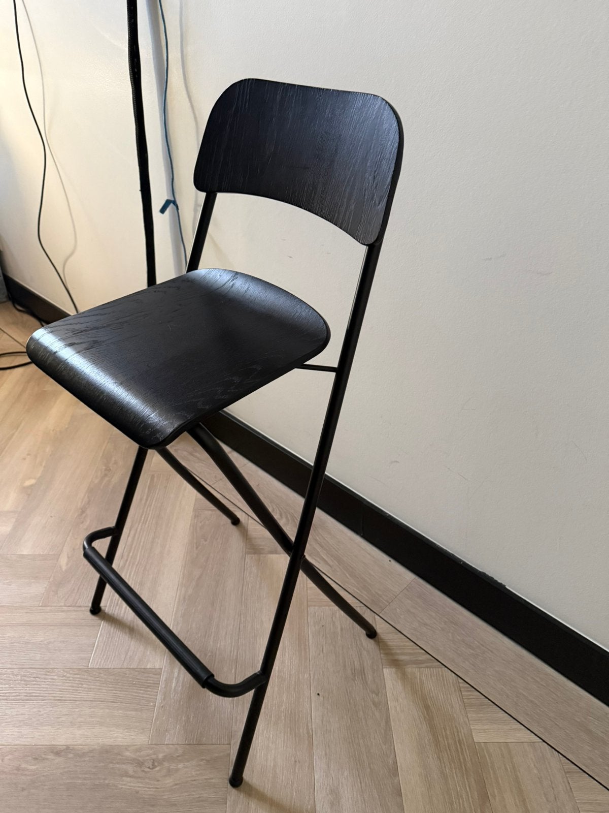 Ikea barkrukken zwart houtnerf zgan 4 stuks, Huis en Inrichting, Barkrukken, 2 krukken, Ophalen, Zo goed als nieuw, 60 tot 90 cm