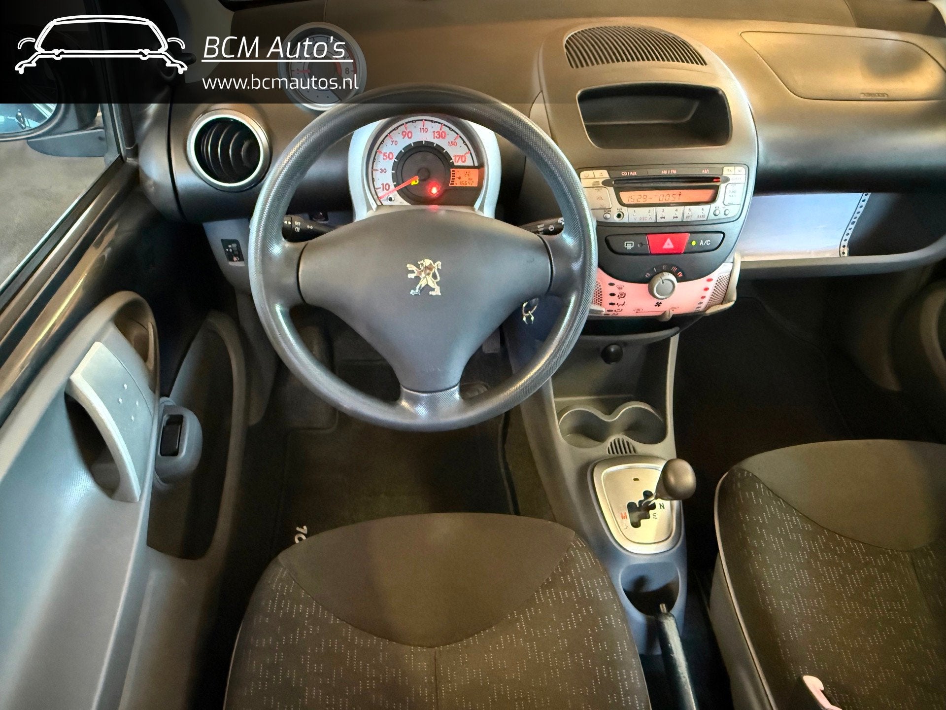 Peugeot 107 1.0-12V XS AUTOMAAT|Airco|Cv|5 Deurs|NAP, Auto's, Stof, Gebruikt, Zwart, 4 stoelen