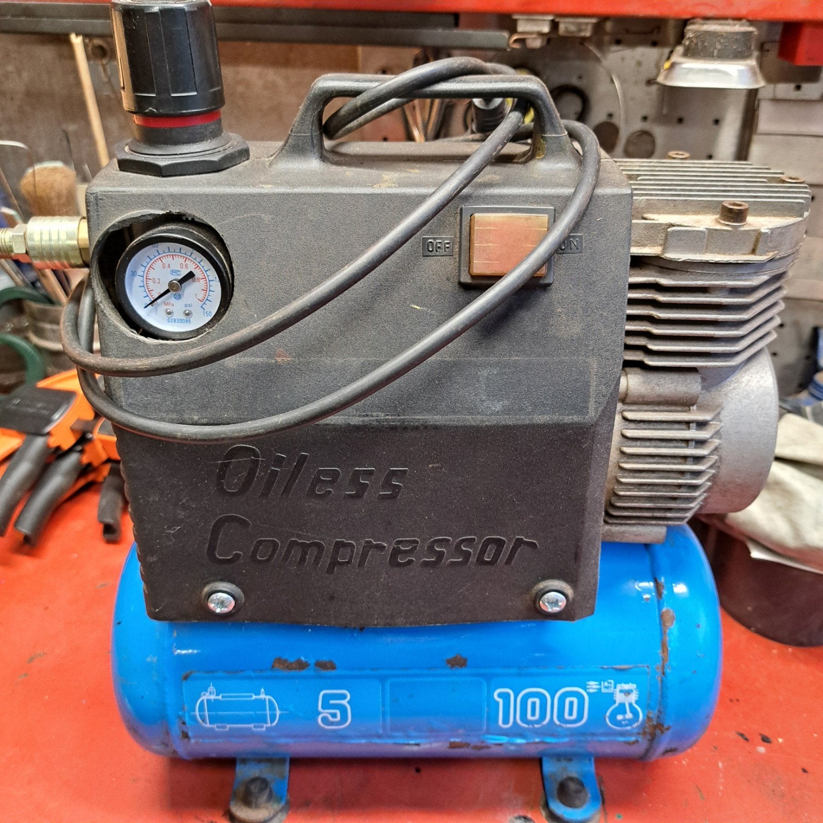 compressor compact, Doe-het-zelf en Verbouw, Gebruikt, 6 tot 10 bar, Ophalen of Verzenden, Minder dan 200 liter/min