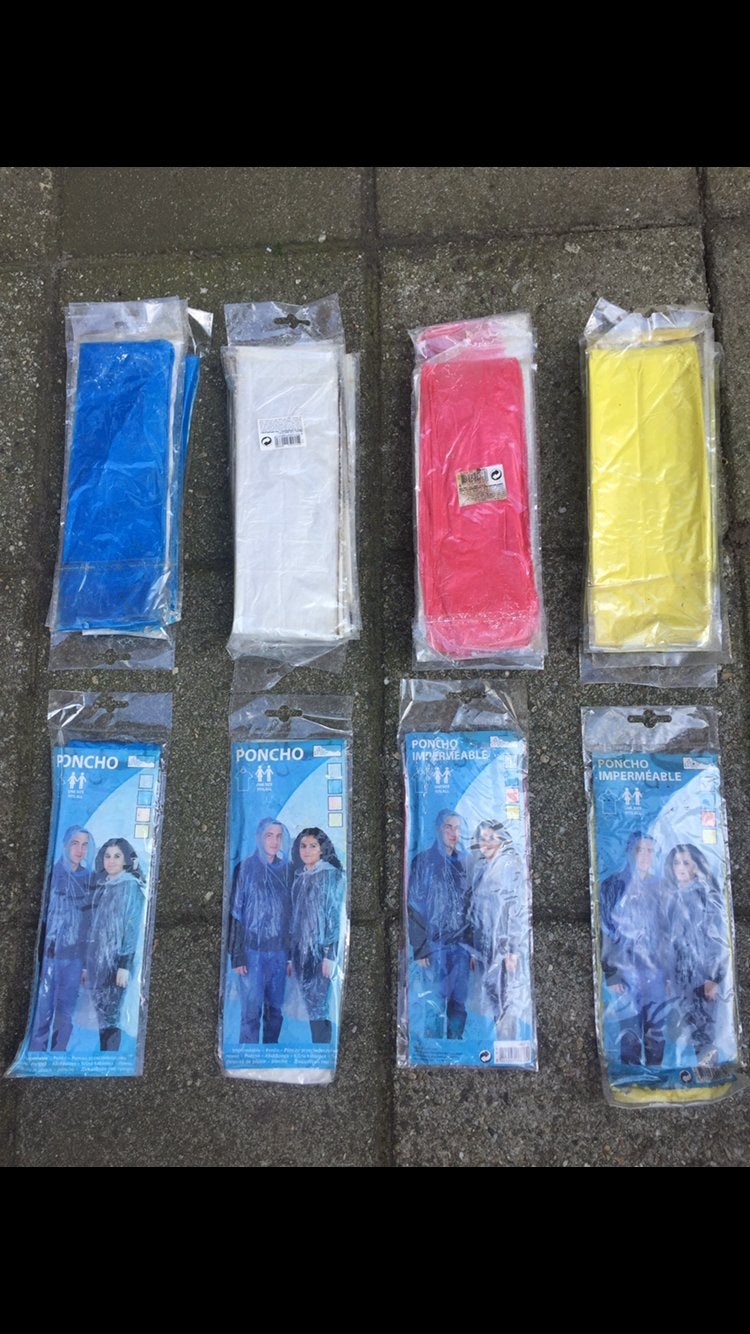 Diverse regenponcho, Ophalen of Verzenden, Zo goed als nieuw