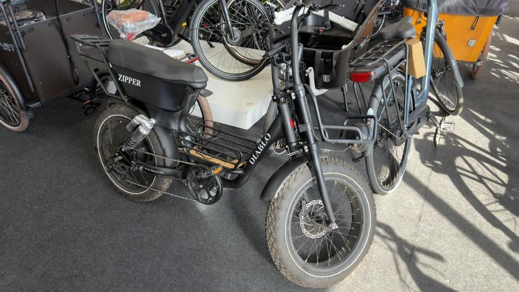Diablo Zipper Fatbike E-Bike MAT ZWART FIETS FACTORY, Fietsen en Brommers, Ophalen of Verzenden, Zo goed als nieuw, 50 km per accu of meer