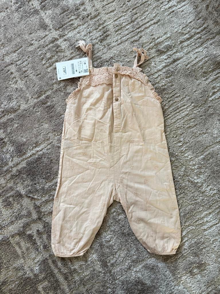 Nieuwe Zara baby jumpsuit baby 9-12 maanden, roze met kant, Ophalen, Nieuw, Meisje