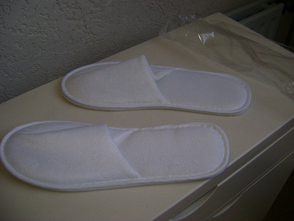 nieuwe witte dames badstof slippers maat 40/41, Slippers, Wit, Nieuw, Ophalen of Verzenden