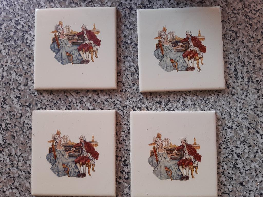 Antiek Mettlach wandtegeltje victoriaans brocante 4 stuks, Ophalen of Verzenden