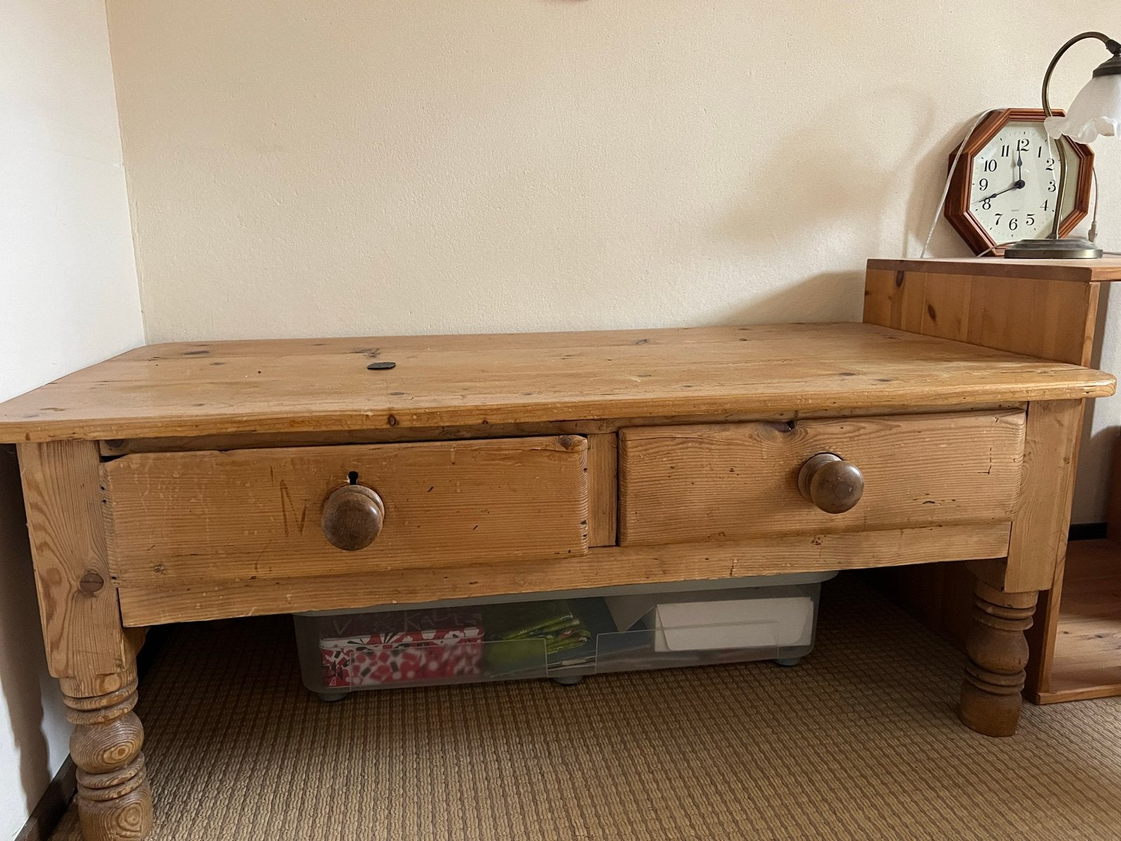 Rustieke houten tafel met 2 lades, Ophalen