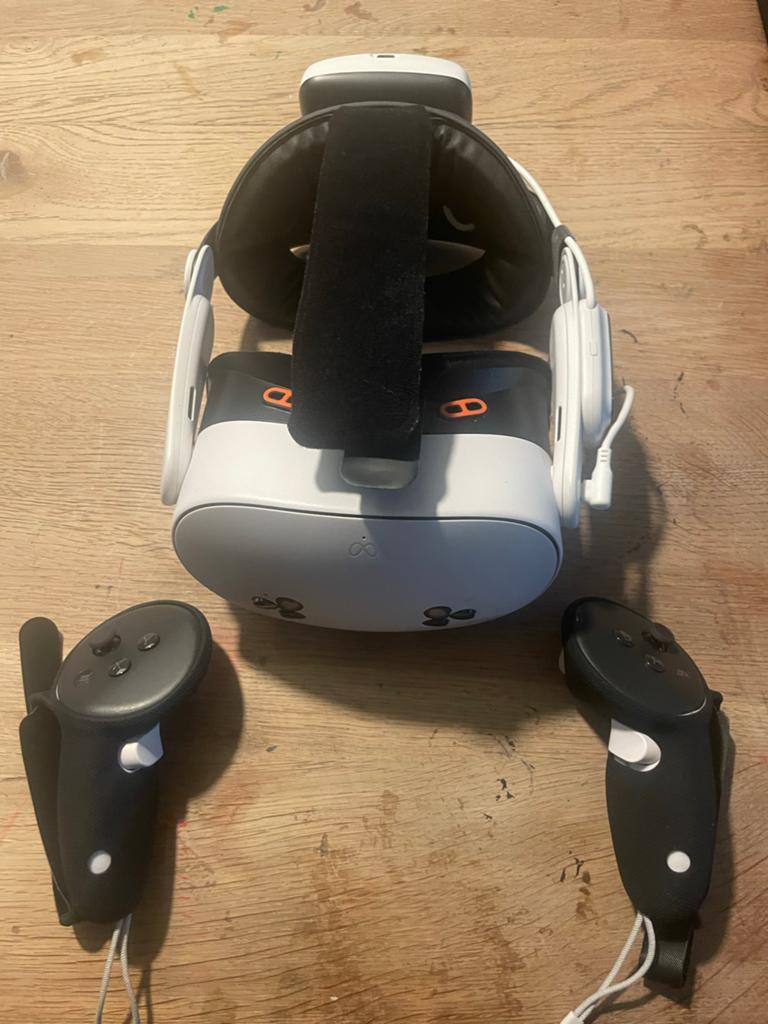 Meta Quest 3s met BoboVR E3 Pro, tas en controller beschermi, Spelcomputers en Games, Virtual Reality, Ophalen of Verzenden, Zo goed als nieuw