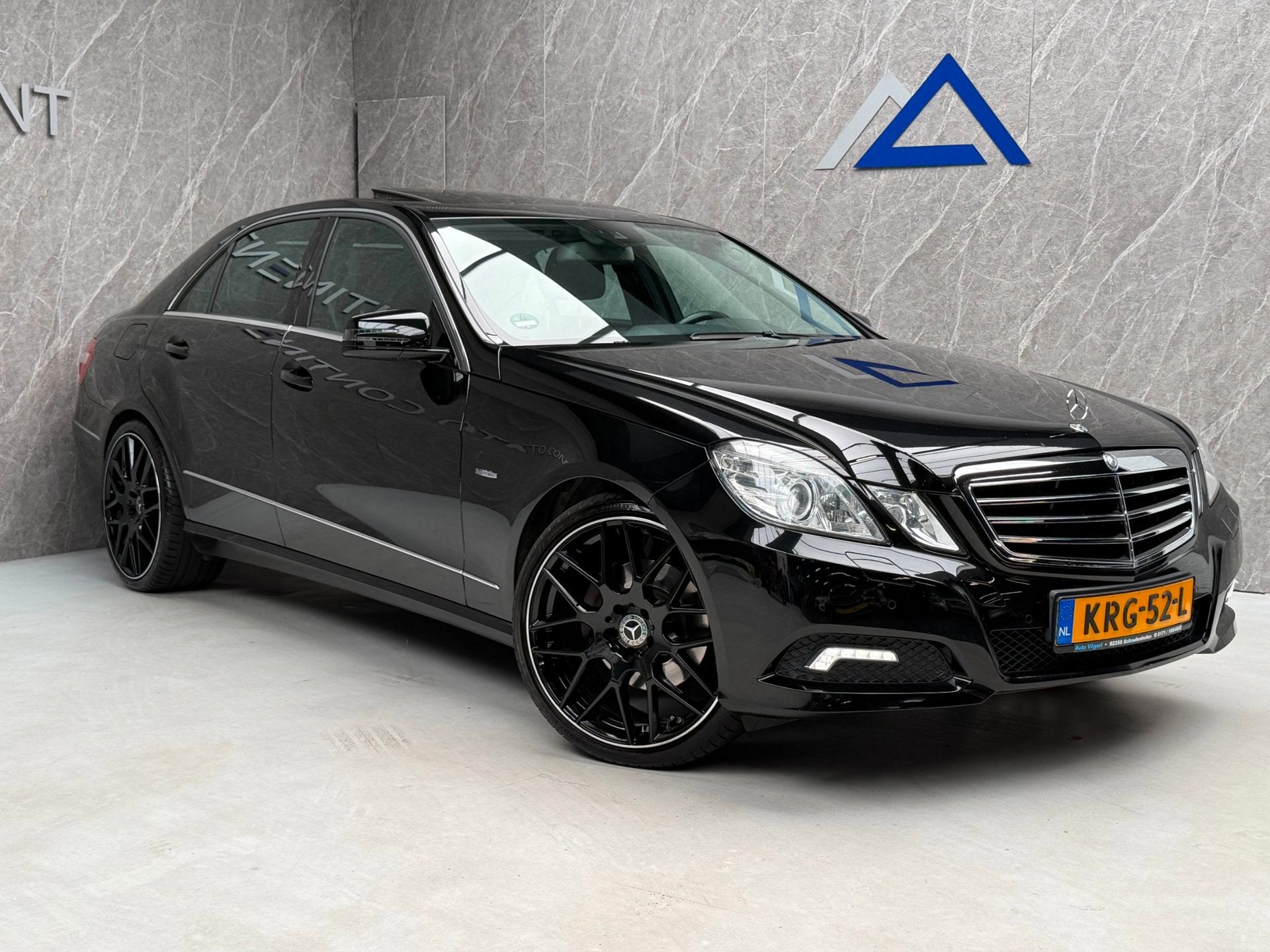 Mercedes-Benz E-klasse 350 CGI Avantgarde 293 PK / Open Dak, Auto's, Mercedes-Benz, Euro 5, Achterwielaandrijving, Gebruikt, Zwart