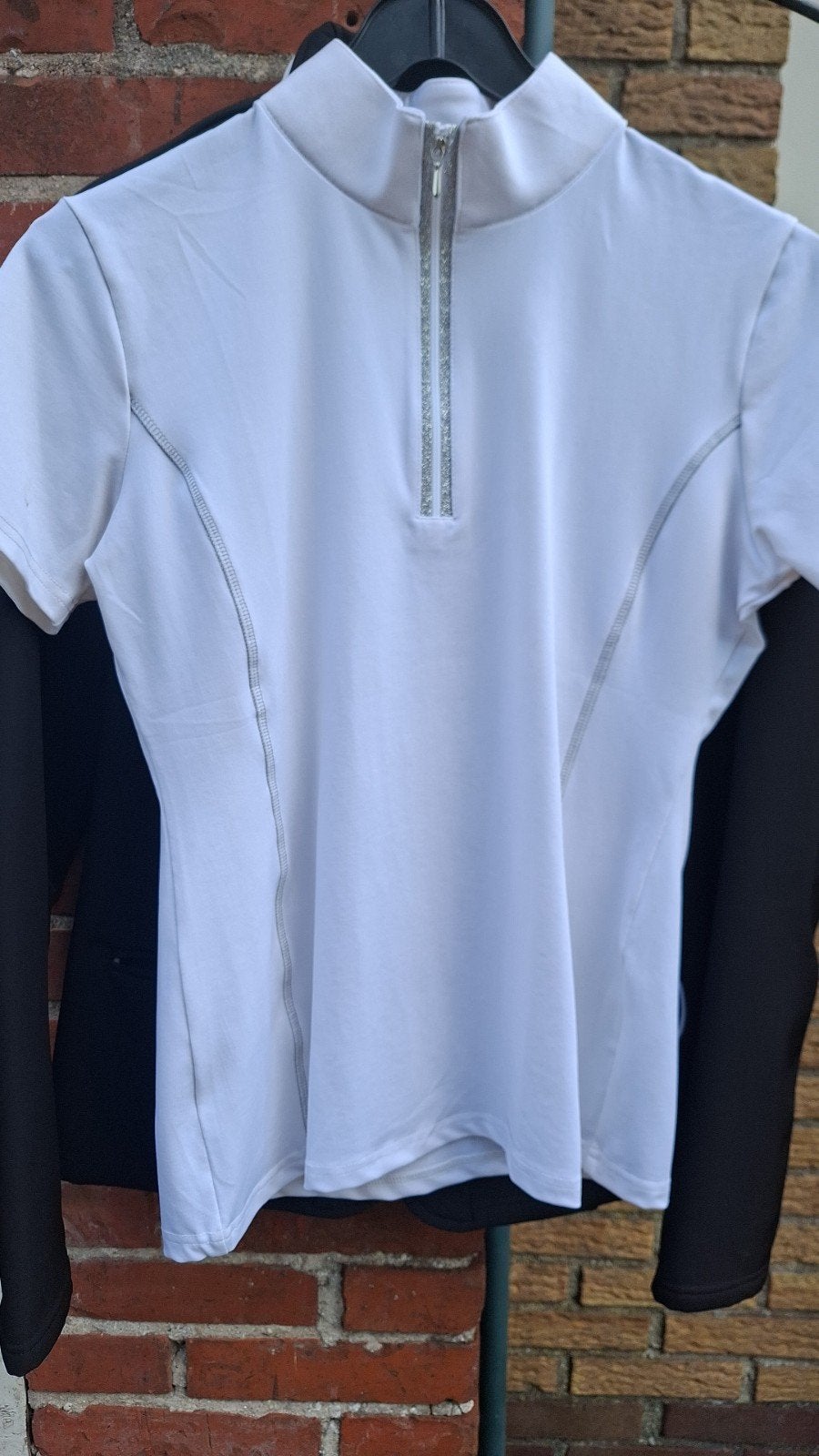 Wit wedstrijd shirt met korte mouwen en rits, Dieren en Toebehoren, Ophalen of Verzenden, Zo goed als nieuw, Dressuur, Overige typen