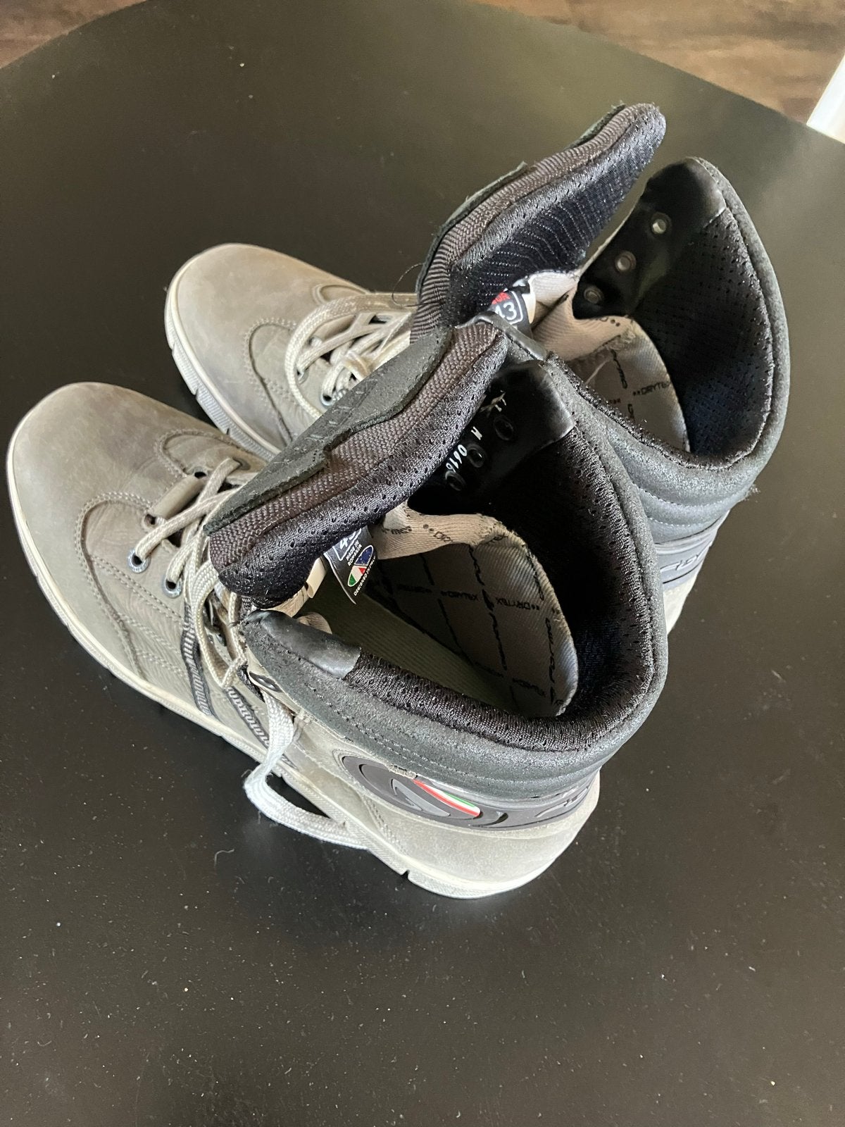 Forma Motorsneakers Grijs - maat 43 - Comfortabel en Veilig, Ophalen, Tweedehands, Heren, Laarzen