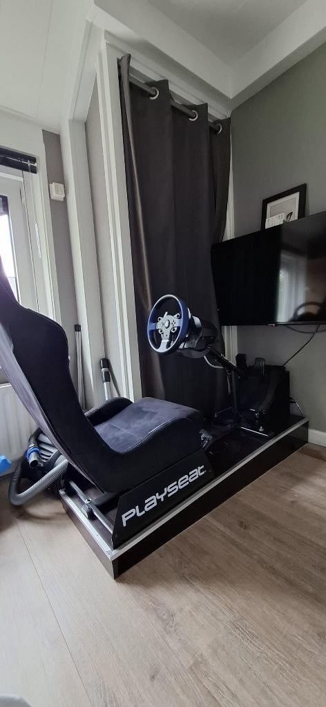 Playseat Evolution Alcantara incl Thrustmaster T150 stuur, Spelcomputers en Games, Spelcomputers | Sony PlayStation Consoles | Accessoires