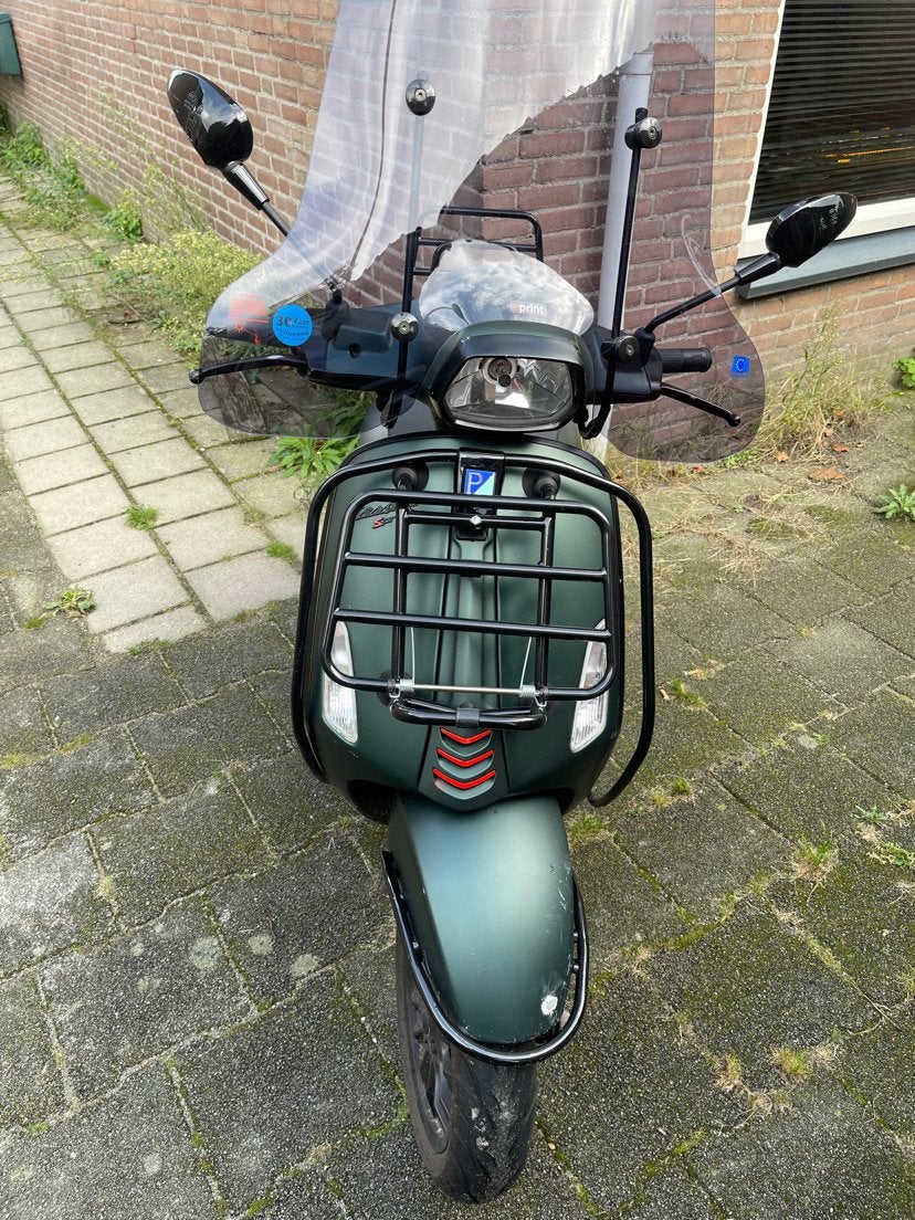 Vespa sprint gereviseerd blok, Fietsen en Brommers, Scooters | Vespa, Ophalen, Zo goed als nieuw, Benzine