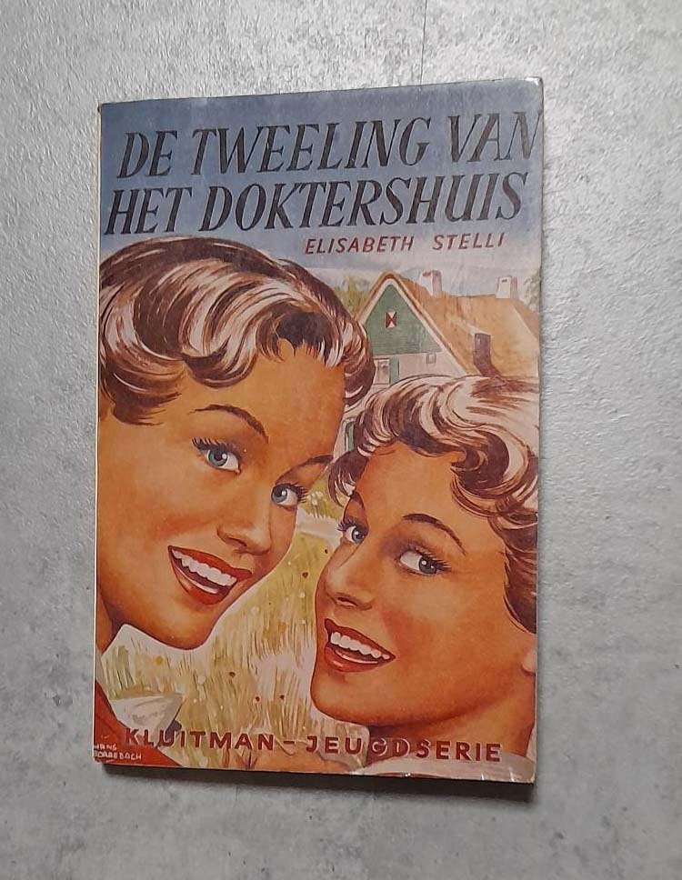 Boek De tweeling van het doktershuis, Boeken, Ophalen of Verzenden, Gelezen, Fictie