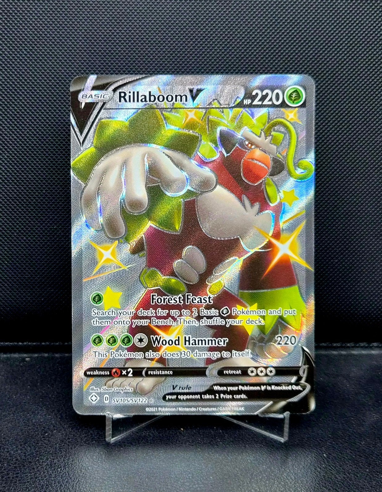 Rillaboom V Shiny 105/122 Shining Fates 2021 NM, Hobby en Vrije tijd, Verzamelkaartspellen | Pokémon, Ophalen of Verzenden, Zo goed als nieuw