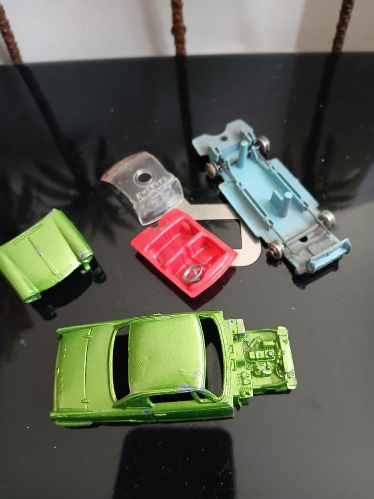 Gedemonteerde Triumph Herald coupe.  Corgi toys, Ophalen of Verzenden, Gebruikt, Auto, Corgi