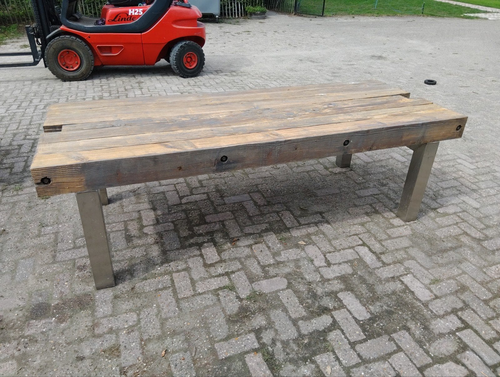 Robuuste tuintafel met rvs onderstel, Ophalen, Rechthoekig, Hout