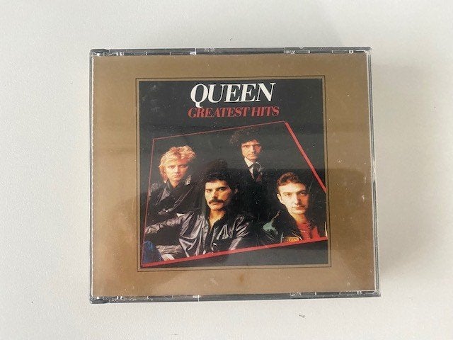 Queen cd verzamelalbum., Ophalen of Verzenden, Gebruikt, Overige genres, Verzamelalbum