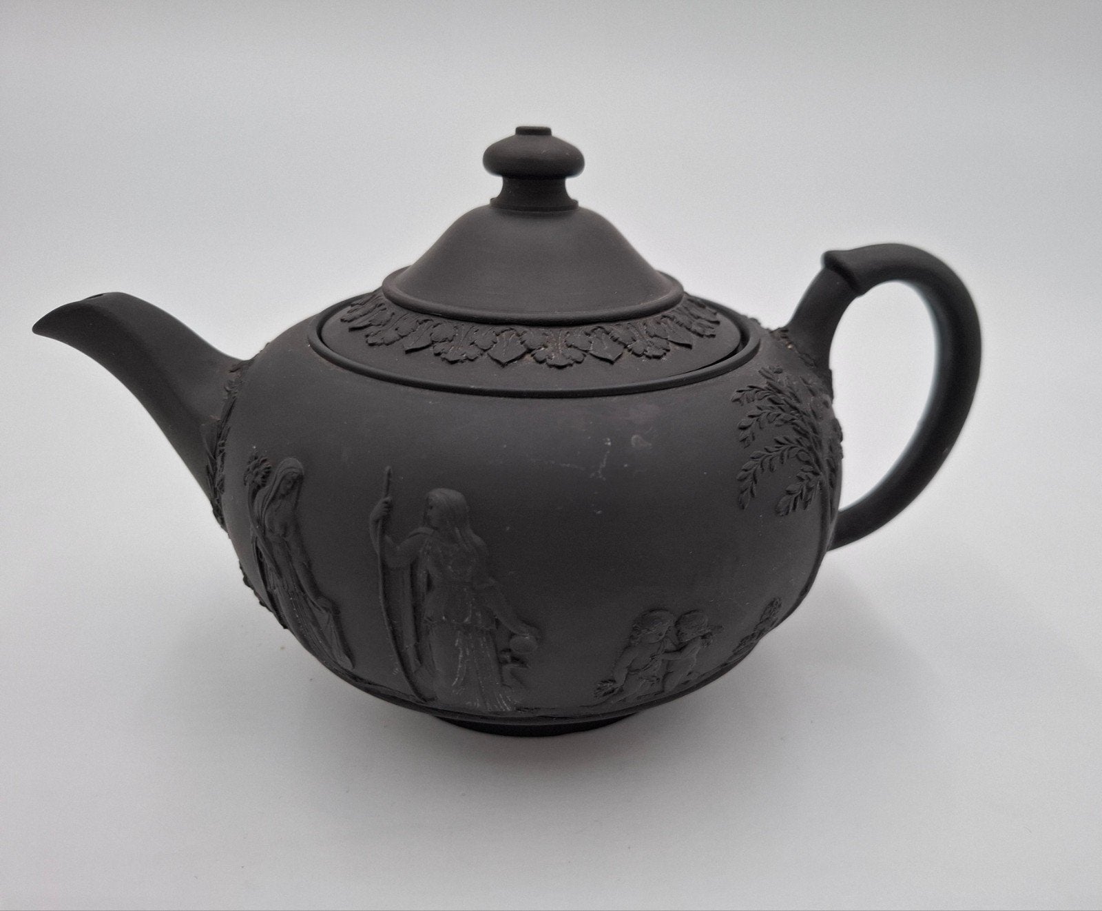 Wedgwood rouwservies basalt theepot ca. 1900, Antiek en Kunst, Ophalen of Verzenden
