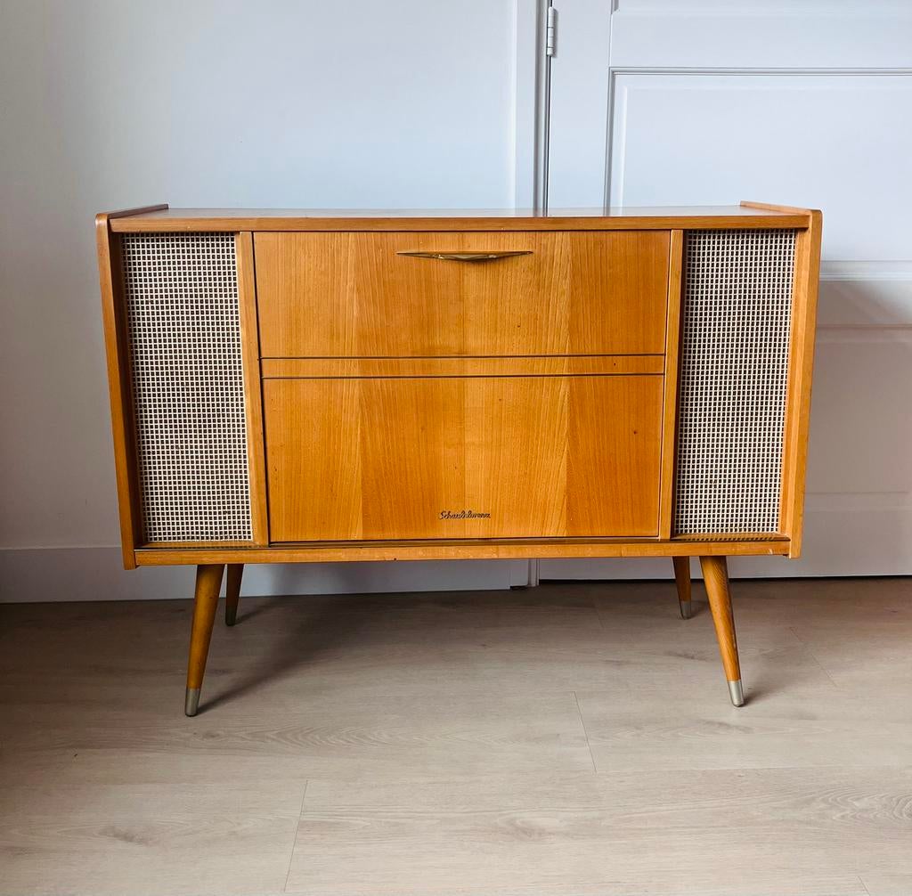Mooi vintage radiomeubel met platenspeler / vintage dressoir, Ophalen, Zo goed als nieuw