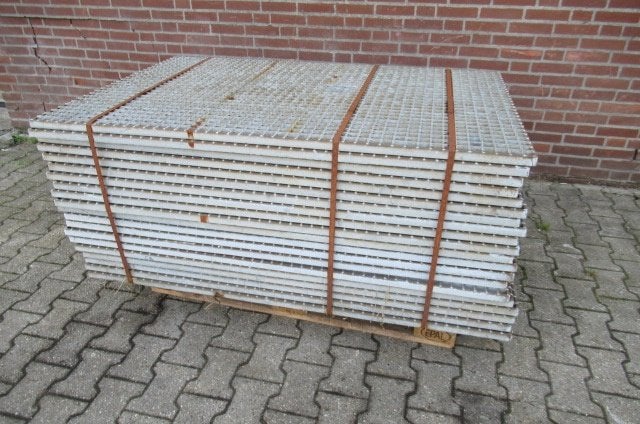 Stalen rooster, 1500 mm x 970 mm. PARTIJ., Doe-het-zelf en Verbouw, Ophalen, Zo goed als nieuw, IJzer