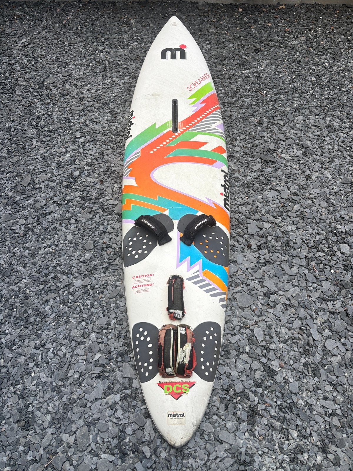 Mistral Screamer Windsurfplank - Gouwe Ouwe voor Liefhebber, Watersport en Boten, Windsurfen, Ophalen, Met voetbanden, Mistral