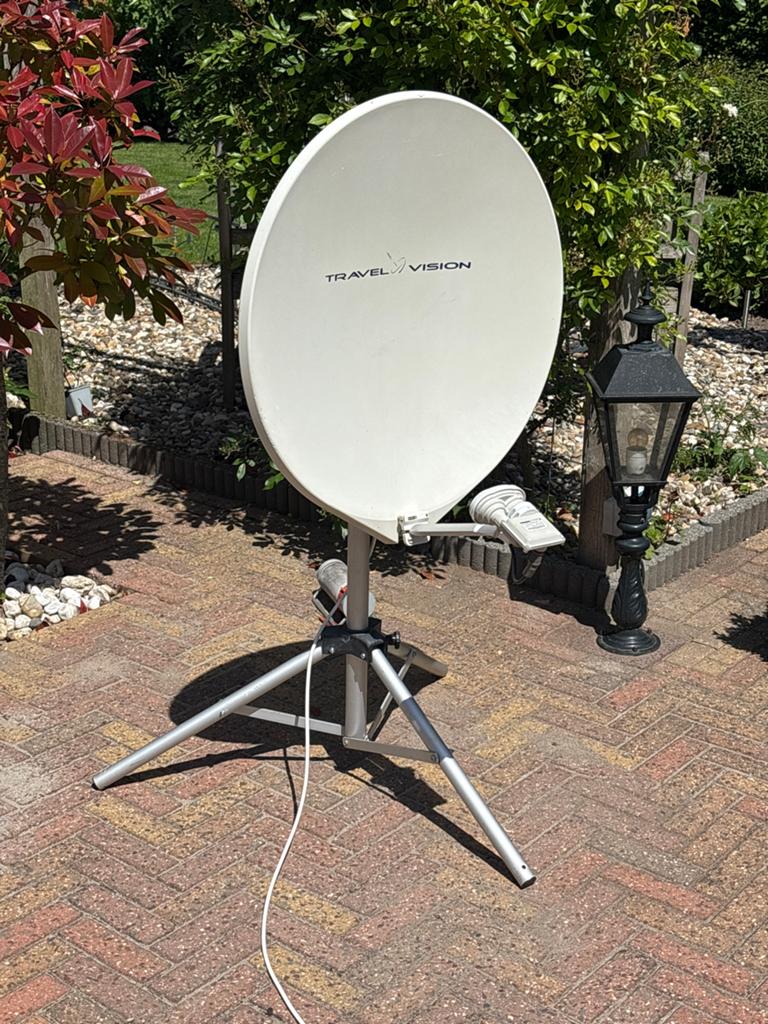Travel Vision Mobiele Satelliet Schotel Antenne, Audio, Tv en Foto, Schotelantennes, Ophalen, Gebruikt, (Schotel)antenne, Overige merken