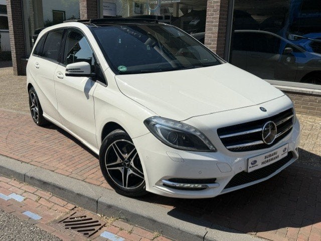 Mercedes-Benz B-Klasse 180 Ambition * AUTOMAAT * LEDER, Auto's, Euro 5, 1325 kg, Gebruikt, Bi-Xenon koplampen