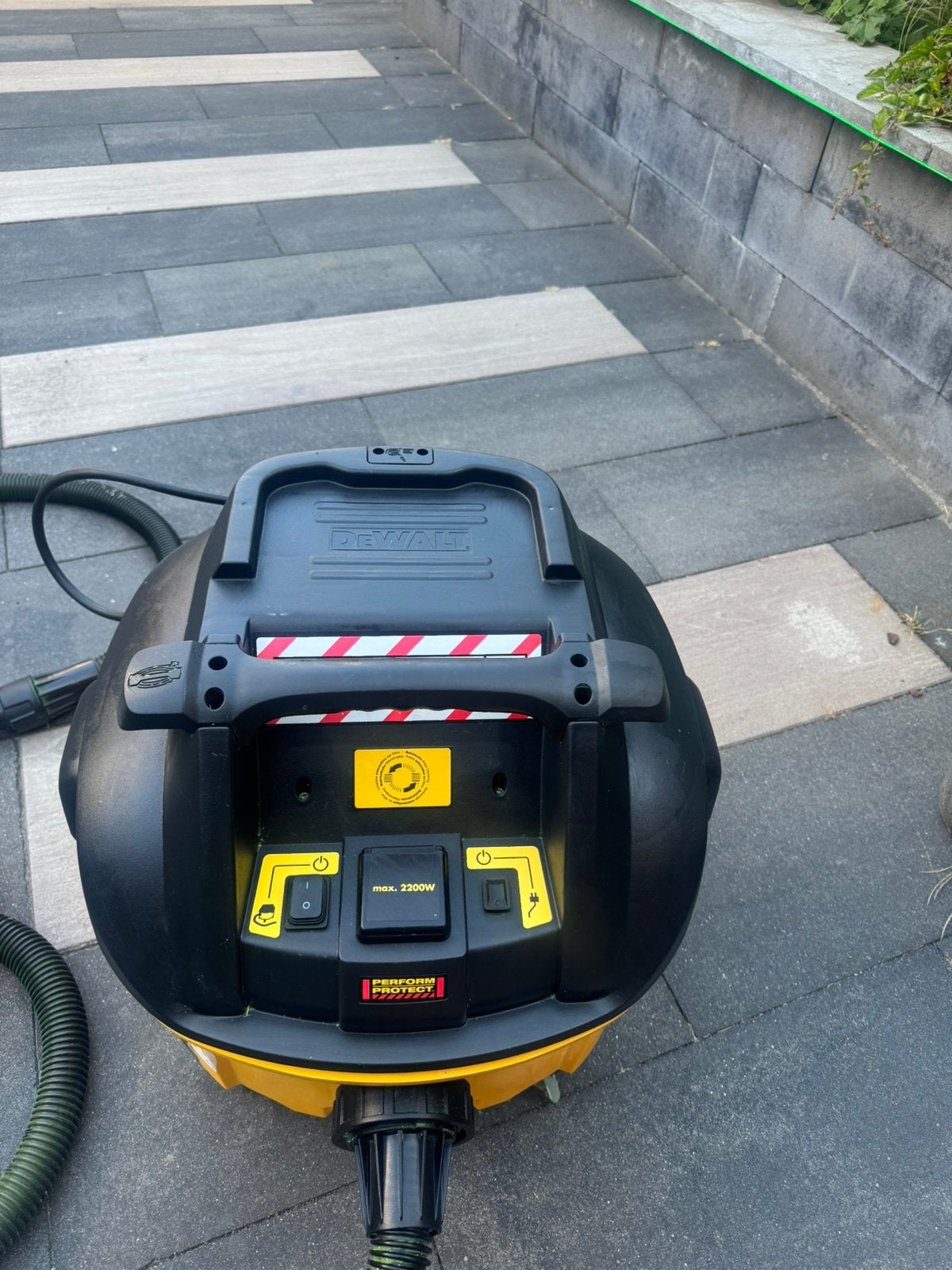 Dewalt dwv901L stofzuiger  met boormachine en accessoires, Doe-het-zelf en Verbouw, Gereedschap | Boormachines, Ophalen, Zo goed als nieuw
