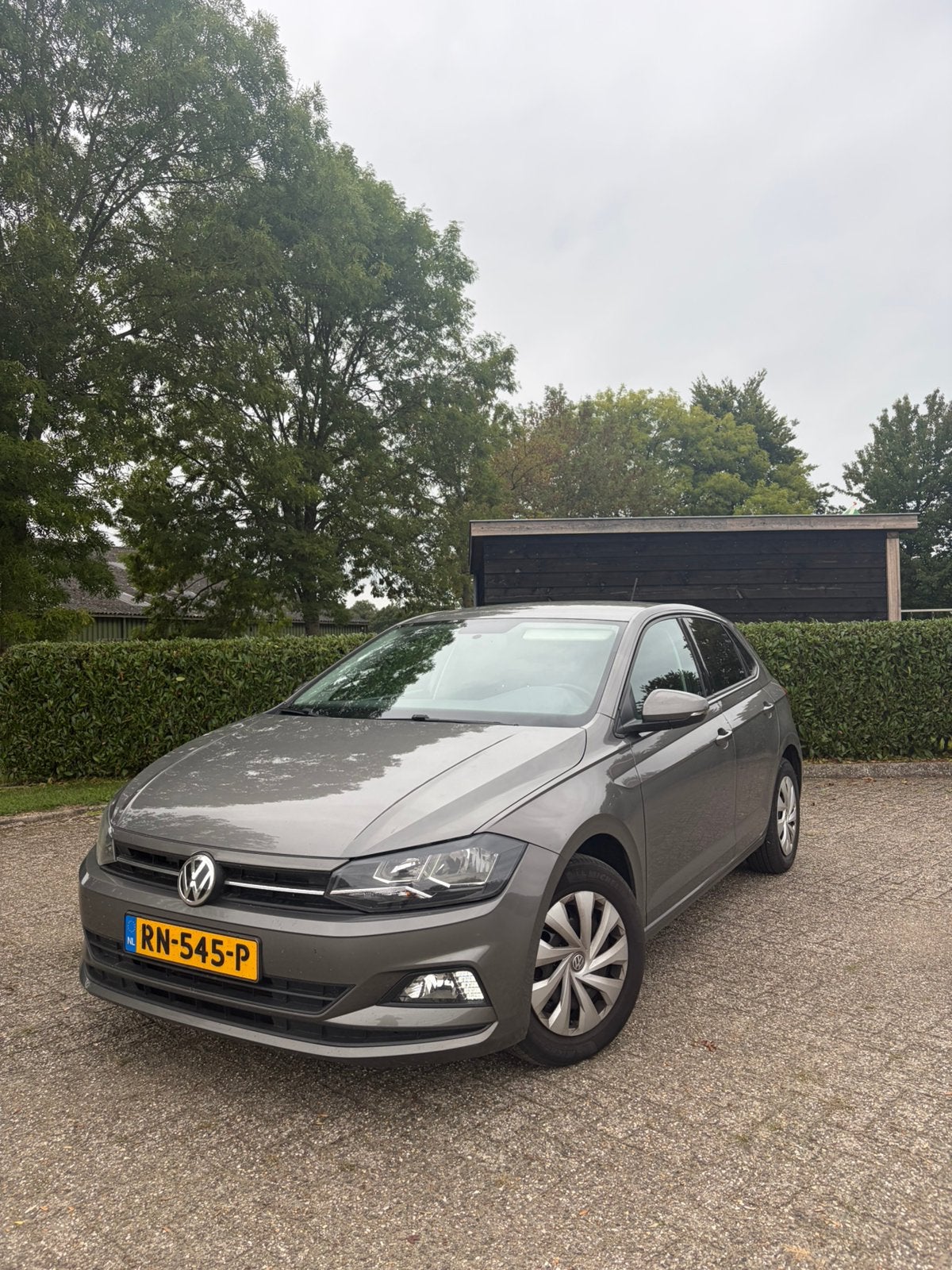 Volkswagen Polo 1.0 TSI 2018 Grijs | Nette staat, Auto's, Voorwielaandrijving, 40 €/maand, Zwart, 23 km/l