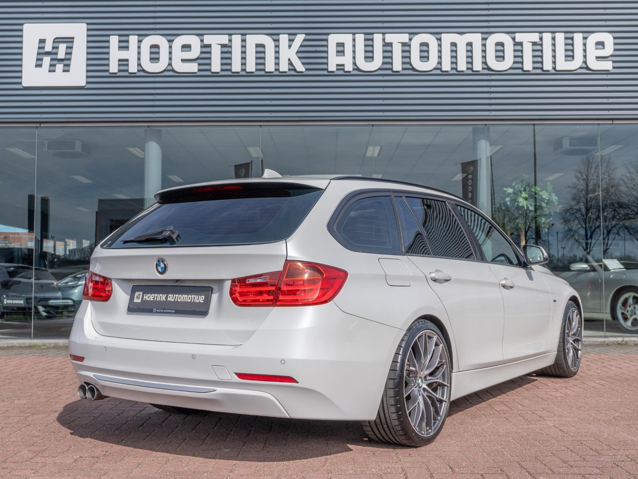 BMW 3-serie Touring 320d High Executive | Pano | Hud | Deale, Auto's, BMW, Zwart, 4 cilinders, Wit, Diesel