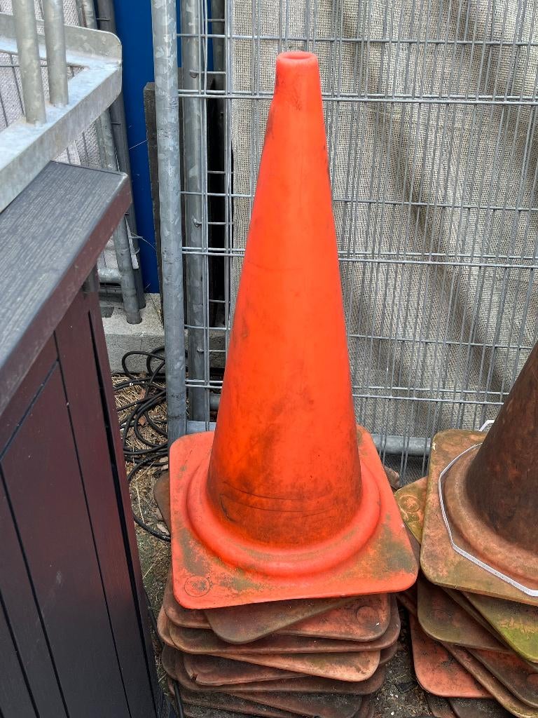 Wegpionnen Grote Oranje (75cm) Stevige kwaliteit, Doe-het-zelf en Verbouw, Ophalen, Gebruikt