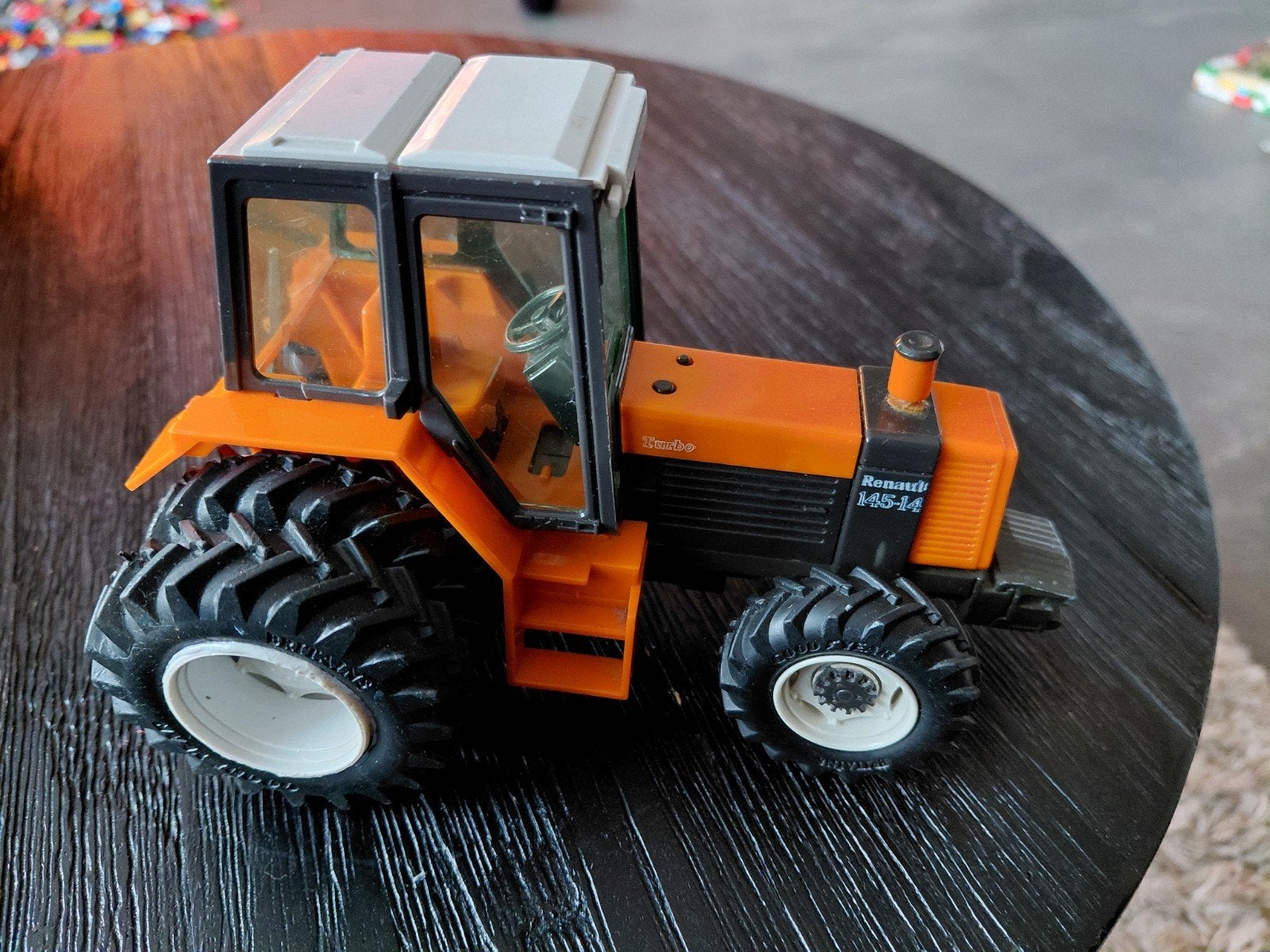 Renault 145-14 Speelgoed Tractor - Oranje, Ophalen of Verzenden, Gebruikt
