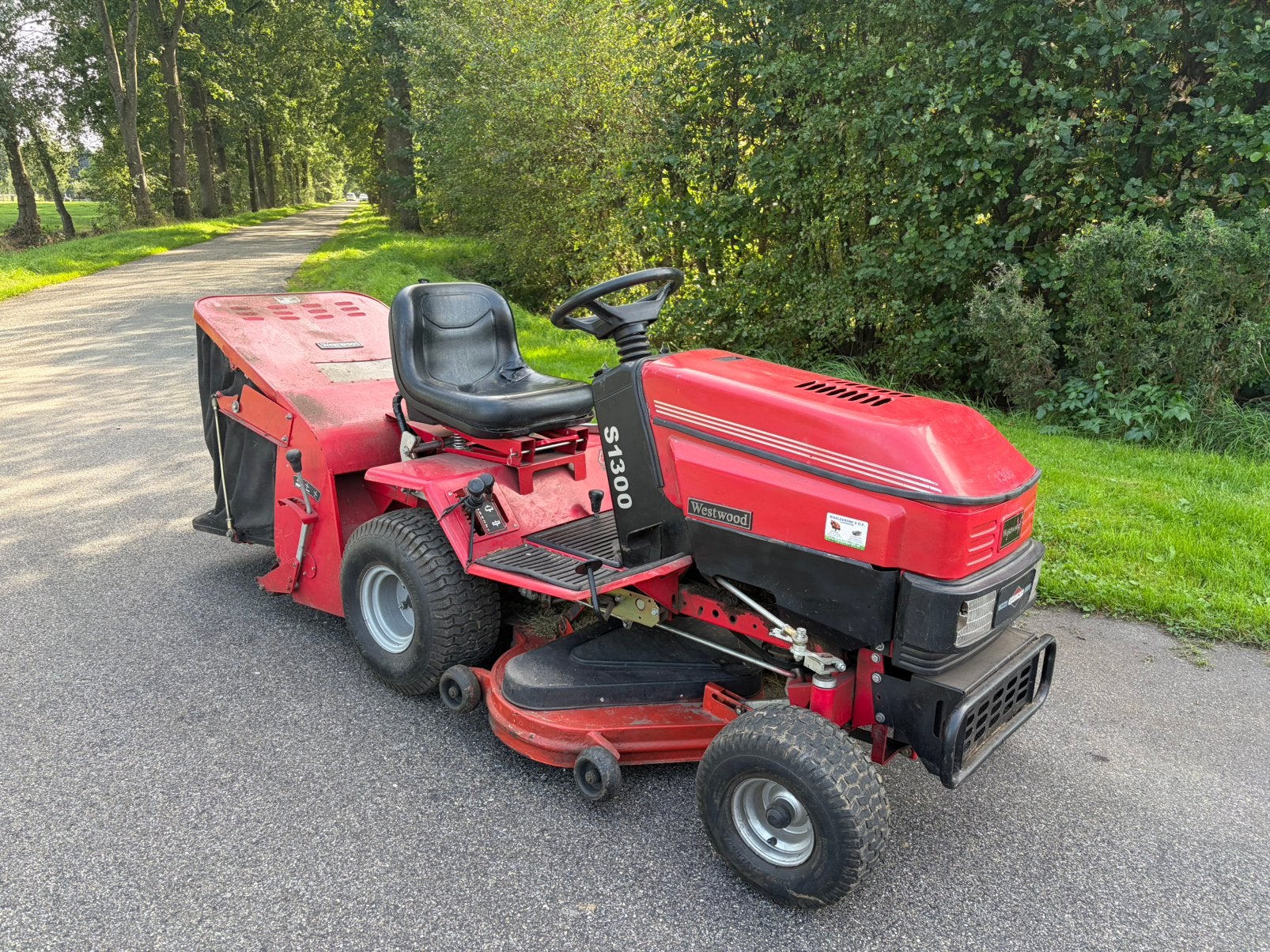 Westwood S1300 zitmaaier met opvangbak, Tuin en Terras, Ophalen, Zo goed als nieuw