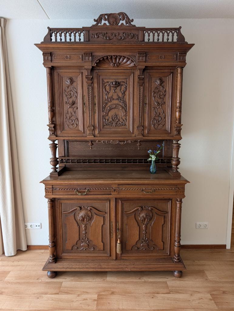 Antieke buffetkast, Ophalen