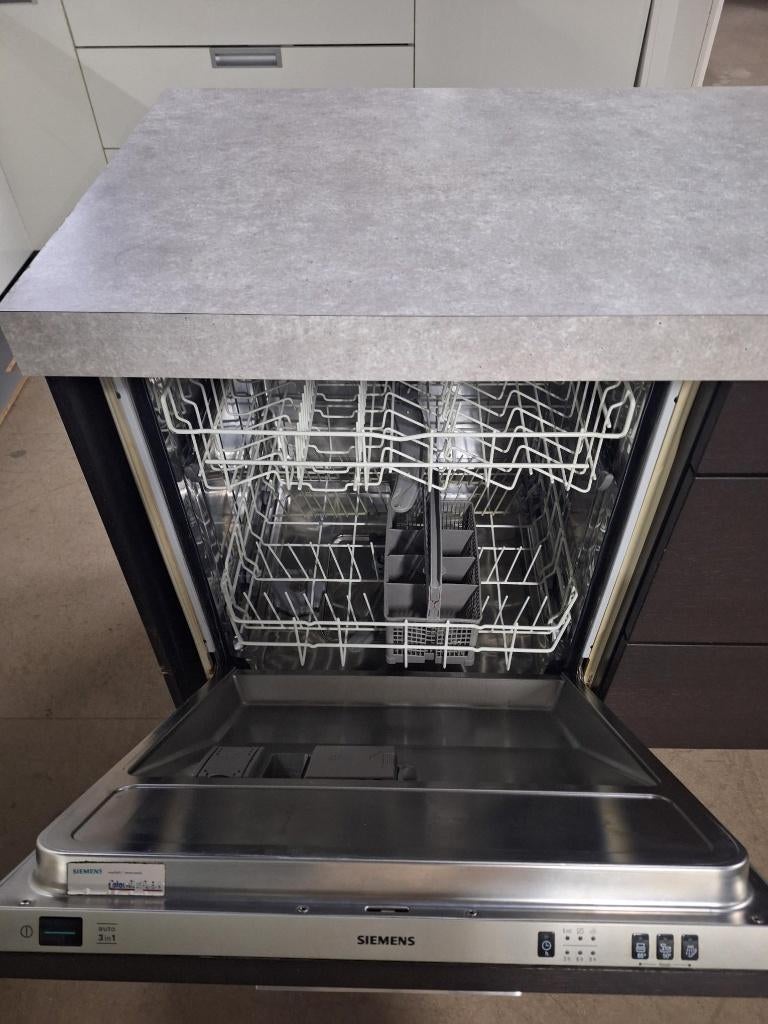 Keuken Compleet met APP 120keukens op voorraad Nr. 2935, Ophalen of Verzenden, Zo goed als nieuw, Hoekkeuken, Met kookeiland