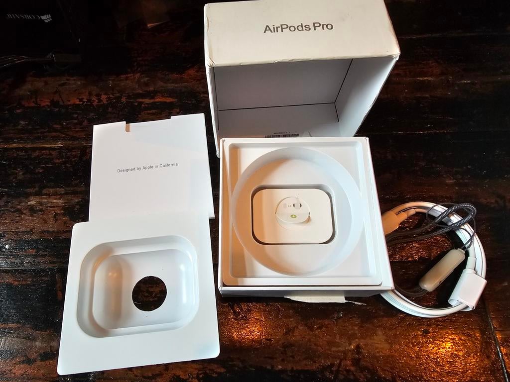 AirPods Pro doosje en toebehoren, Ophalen of Verzenden, Nieuw, Overige typen, Apple iPhone