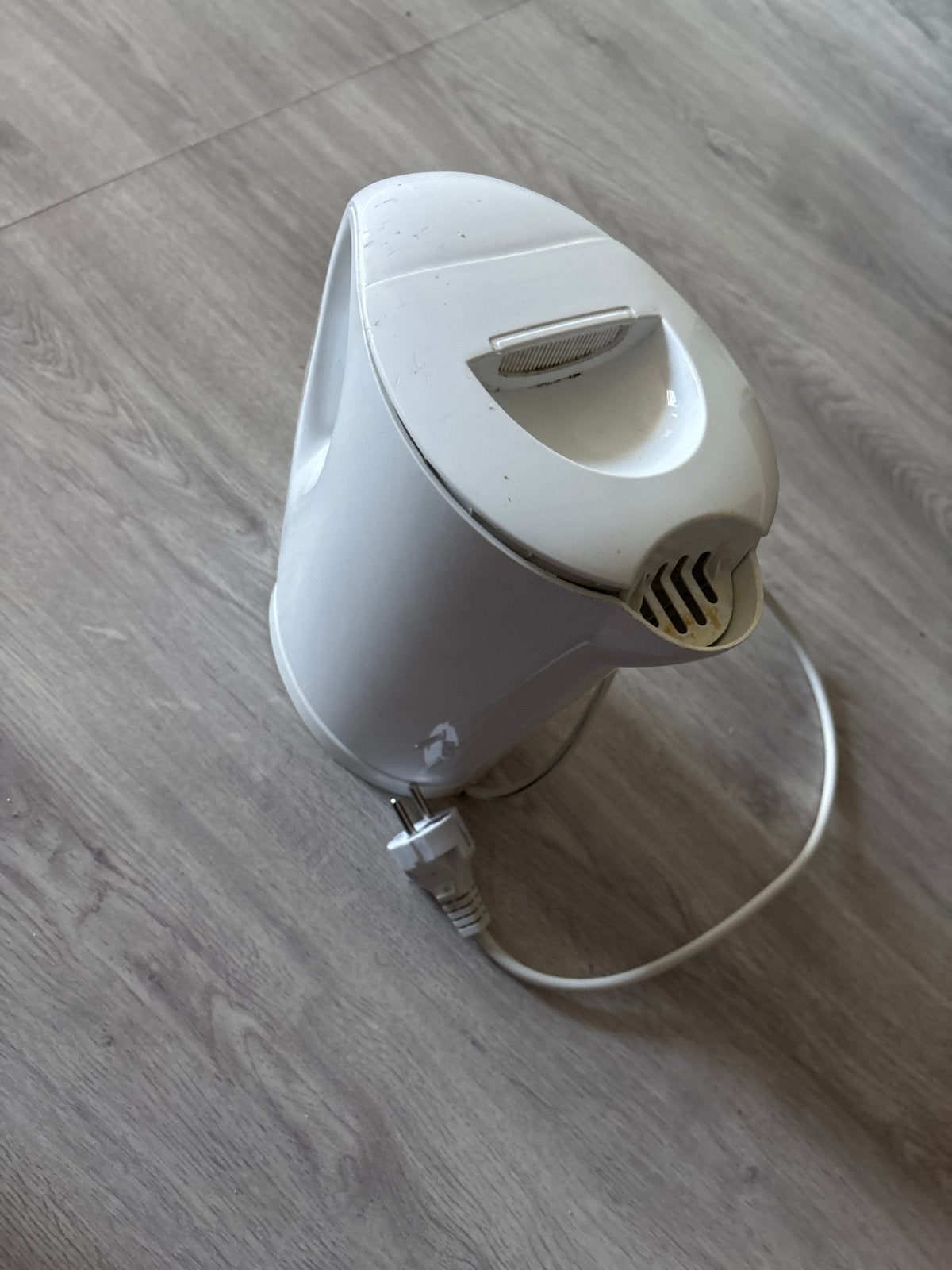 Witte waterkoker - Gebruikt maar functioneel, 1 tot 2 liter, Ophalen of Verzenden, Gebruikt, Draadloos