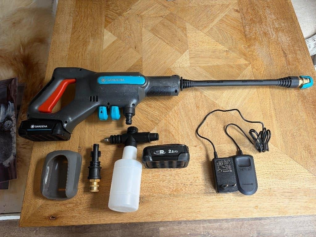 Gardena accu hogedruk spuit, Tuin en Terras, Hogedrukreinigers, Ophalen, Zo goed als nieuw, Accu, Gardena