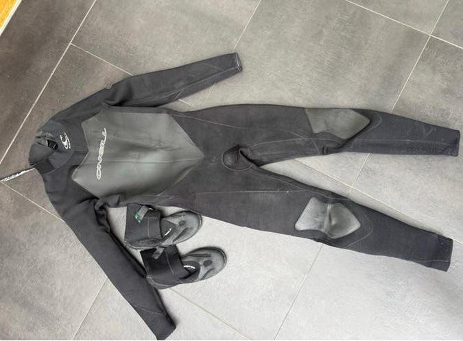 O'Neill Surfsuit XL met bijpassende booties, Watersport en Boten, Golfsurfen, Ophalen of Verzenden, Gebruikt, Overige typen