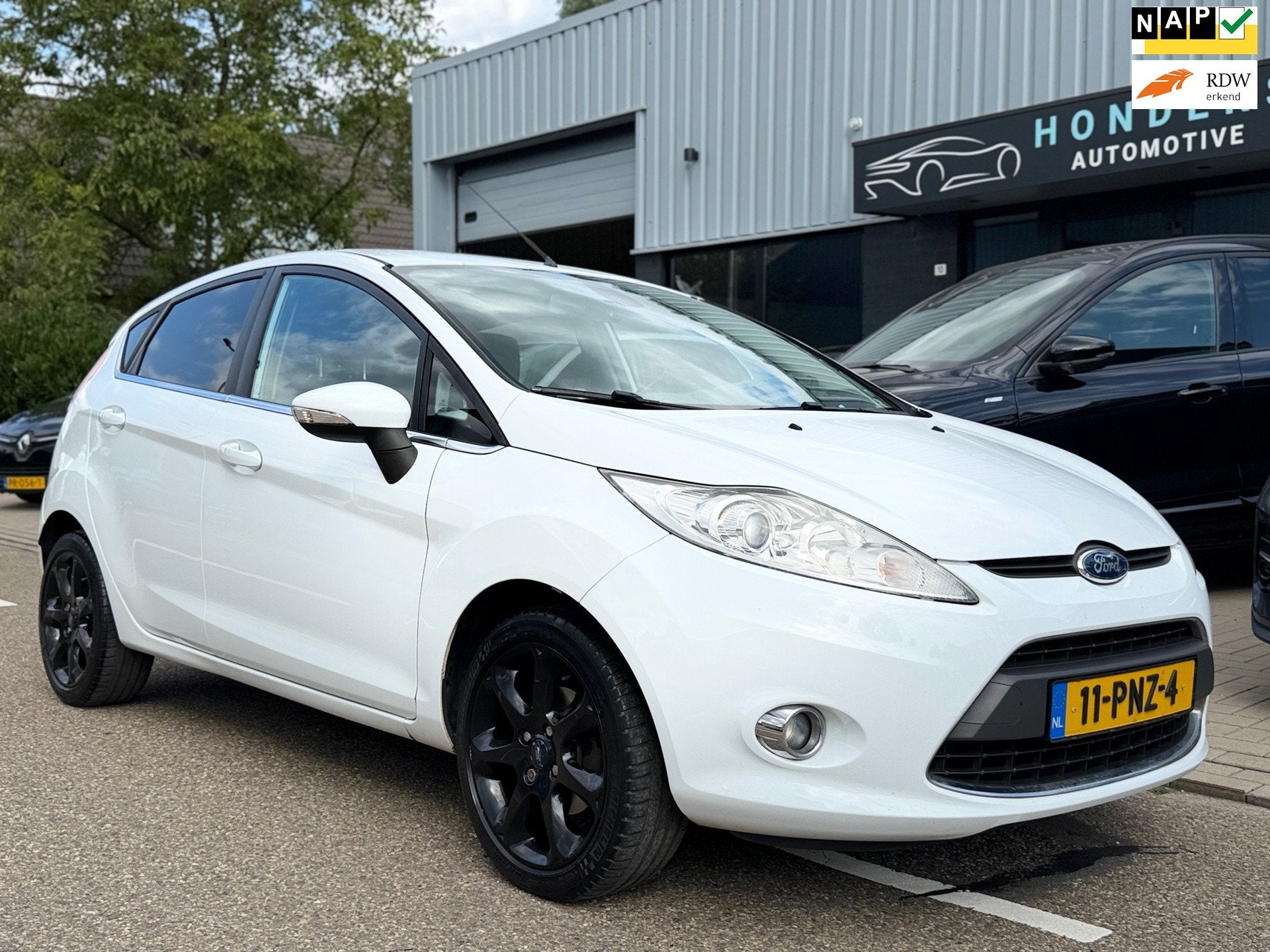 Ford Fiesta 1.6 Titanium | PARKEERSENSOR | AIRCO | NAP | CRU, Auto's, Voorwielaandrijving, Stof, Zwart, Wit
