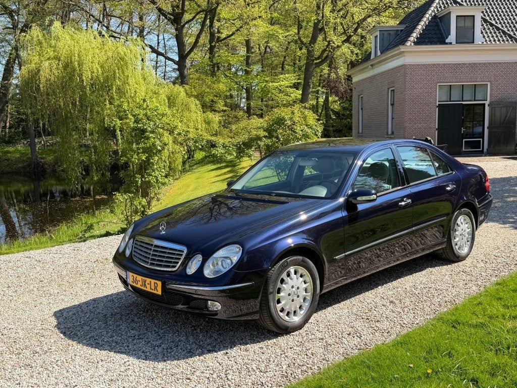 Mercedes-benz E-KLASSE 320 v6 ELEGANCE Automaat NL-auto 165., Automaat, Achterwielaandrijving, Gebruikt, Blauw