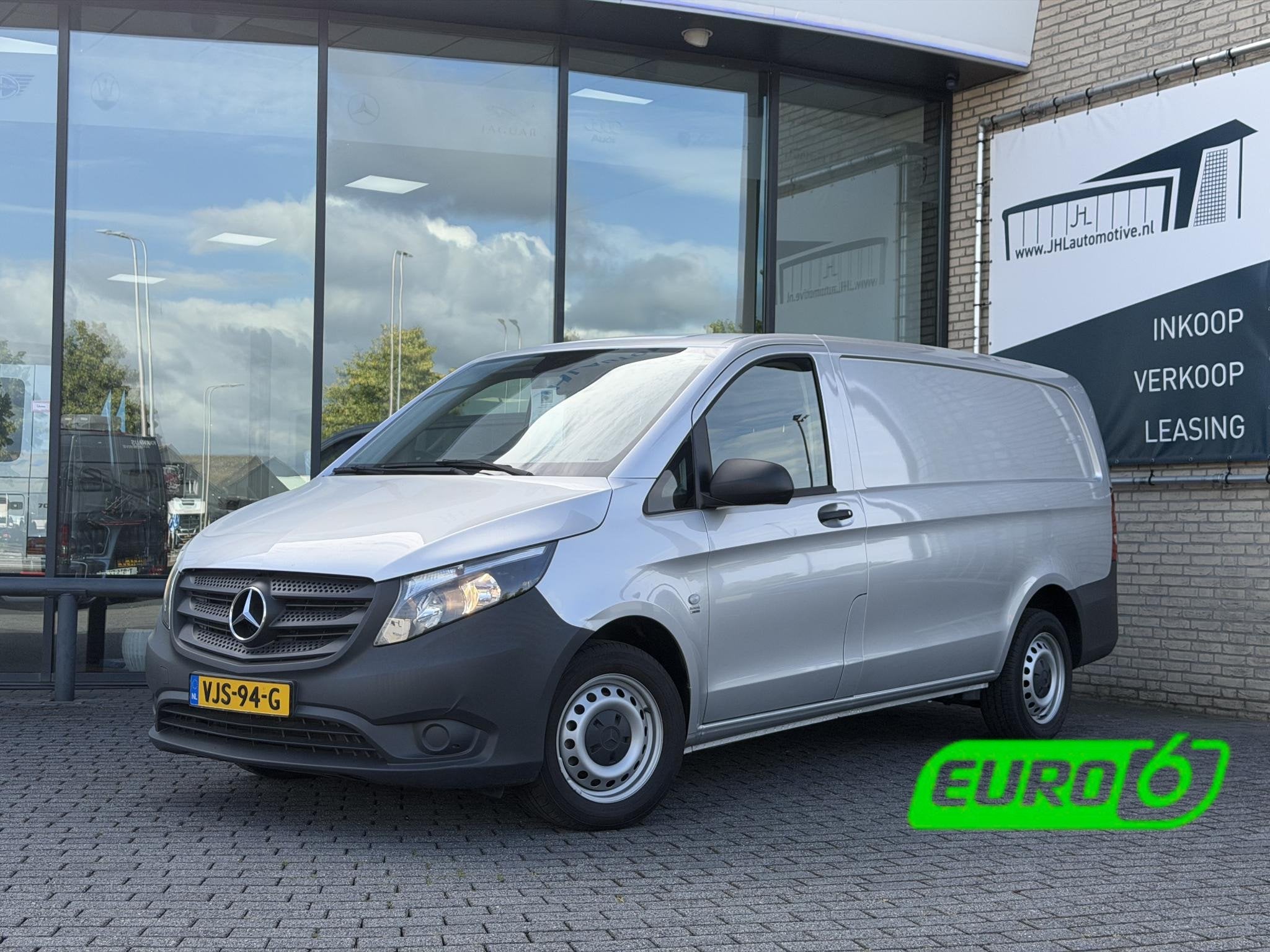 Mercedes-Benz Vito 110 CDI Functional Lang*ECC*CRUISE*HAAK*, Auto's, Voorwielaandrijving, Gebruikt, Euro 6, 4 cilinders
