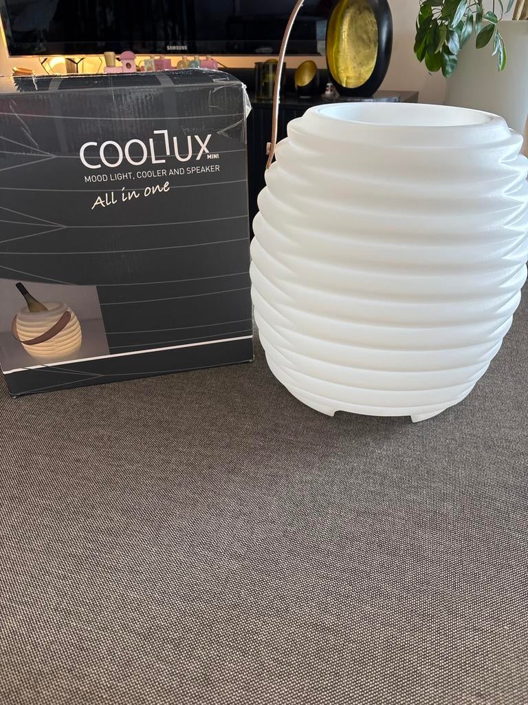 Coollux Mini – Mood Light, Cooler & Speaker | All-in-One, Tuin en Terras, Ophalen of Verzenden, Nieuw, Netvoeding, Minder dan 50 watt
