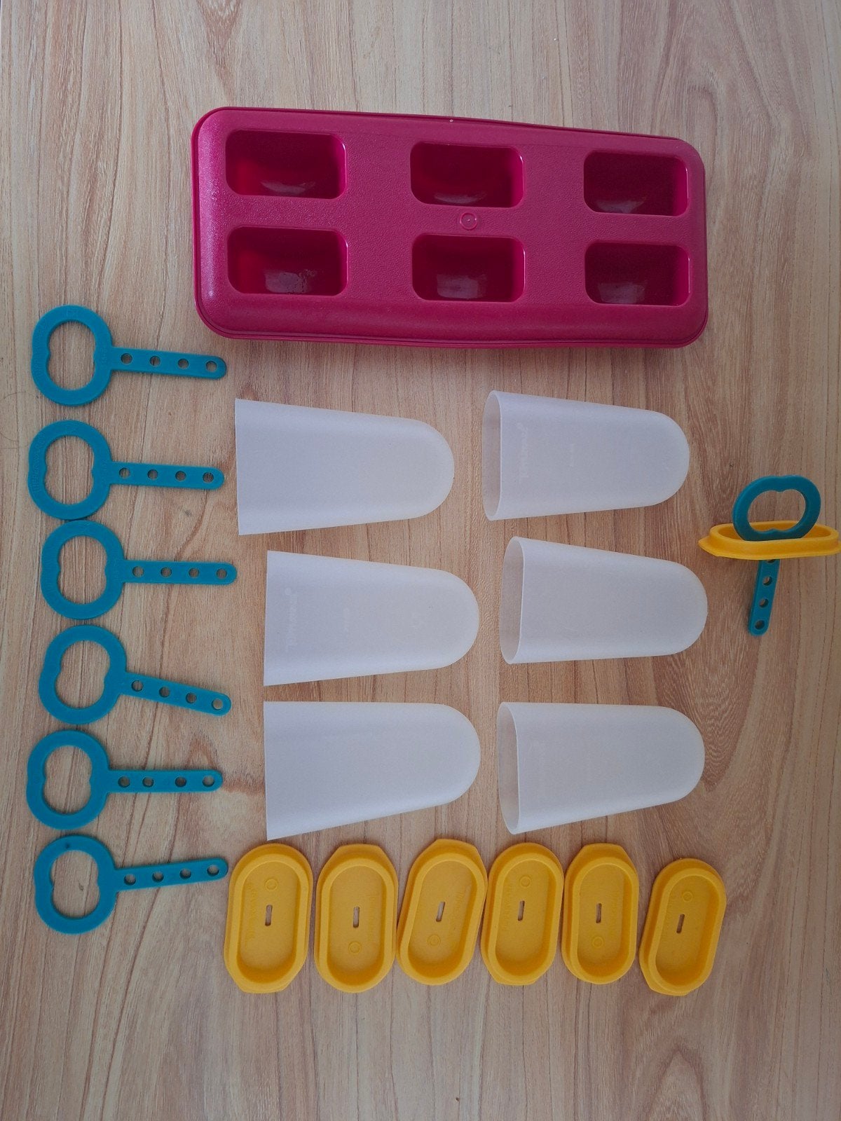 tupperware ijsjes maken ijslollies op stokje, Ophalen of Verzenden, Zo goed als nieuw, Overige typen, Geschikt voor vriezer