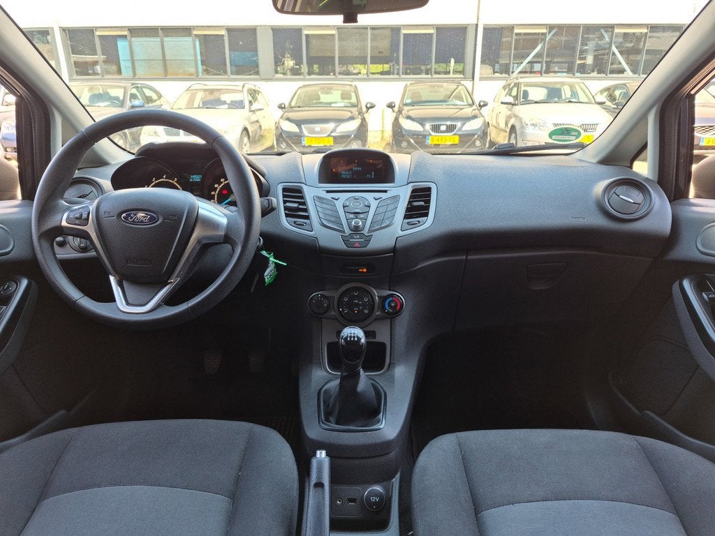 Ford Fiesta 1.25|5 Deuren|Parkeersensoren|DB RIEM VV|Airco, Stof, 4 cilinders, Zwart, Bedrijf