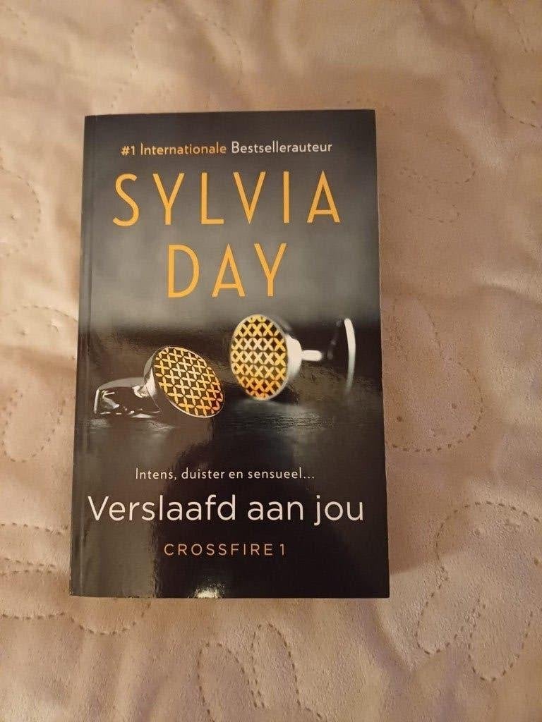 Verslaafd aan jou [Crossfire 1] van Sylvia Day, Ophalen of Verzenden, Zo goed als nieuw, Sylvia Day