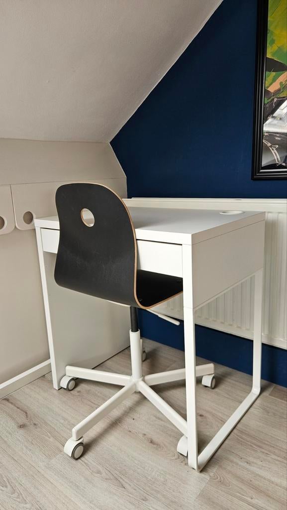 MICKE
Bureau van ikea, wit, 73x50 cm
Inclusief bureaustoel, Ophalen, Gebruikt, In hoogte verstelbaar, IKEA