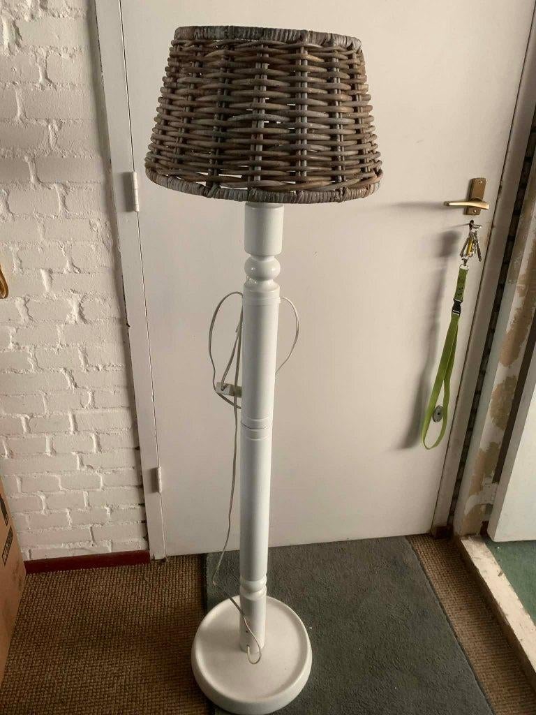 Staande schemerlamp, Huis en Inrichting, Lampen | Vloerlampen, Ophalen, Gebruikt, Hout, 150 tot 200 cm