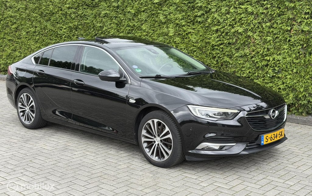Opel Insignia Grand Sport 1.5 Turbo Auto Executive HUD Trekh, Auto's, Opel, Gebruikt, 4 cilinders, 700 kg, Zwart