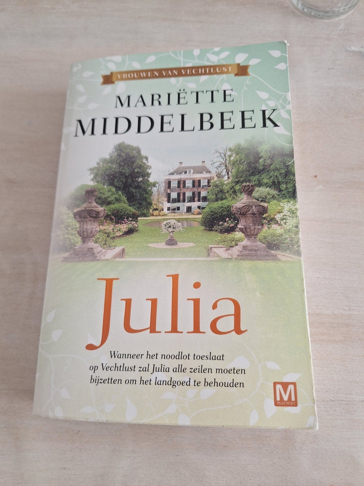 Mariëtte Middelbeek (alias Linda van Rijn) Julia, Ophalen of Verzenden, Zo goed als nieuw, Mariëtte Middelbeek